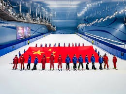 瓜帅：刘易斯还年轻要给他时间；出局不会改变红