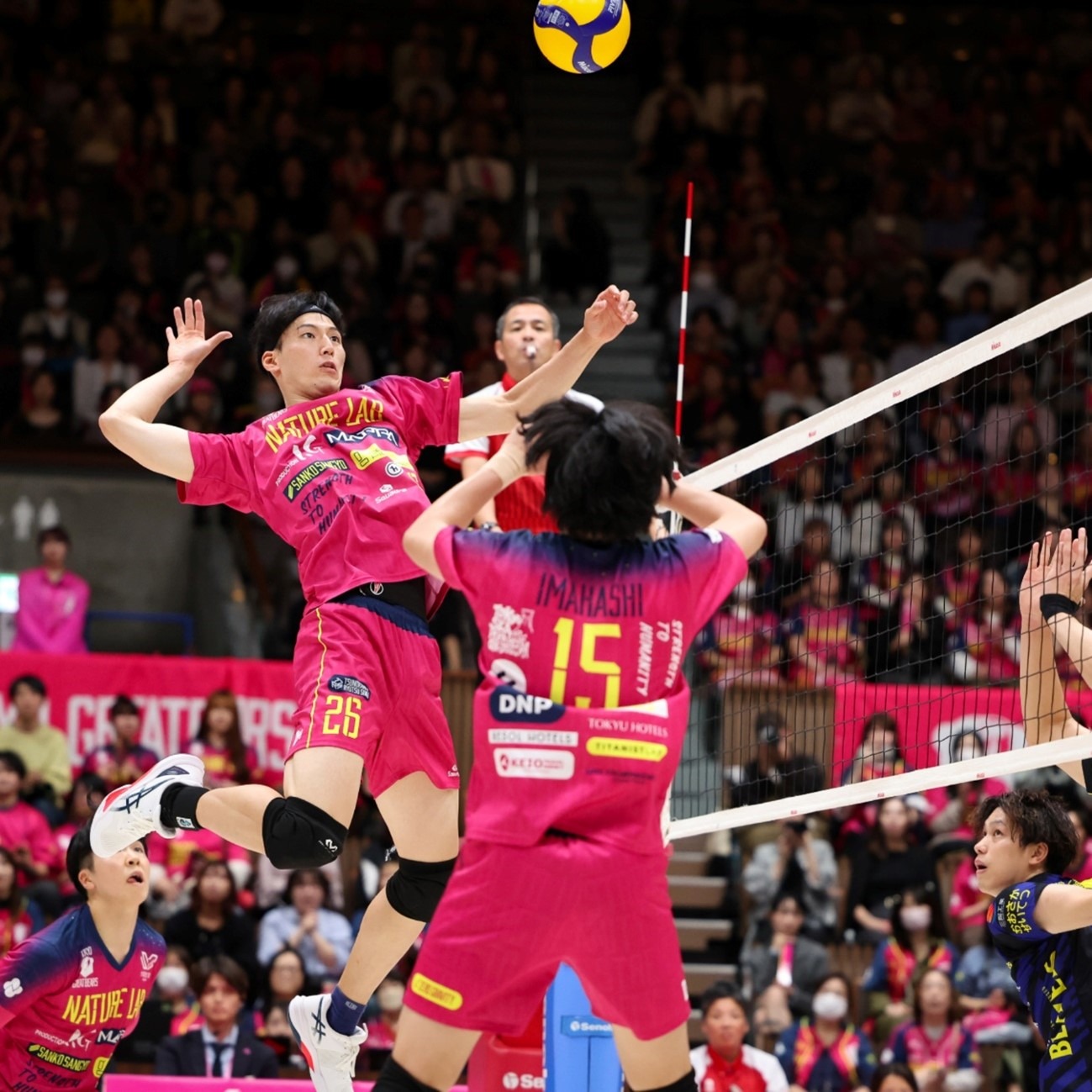 [游泳]张雨霏轻松晋级女子100蝶泳决赛